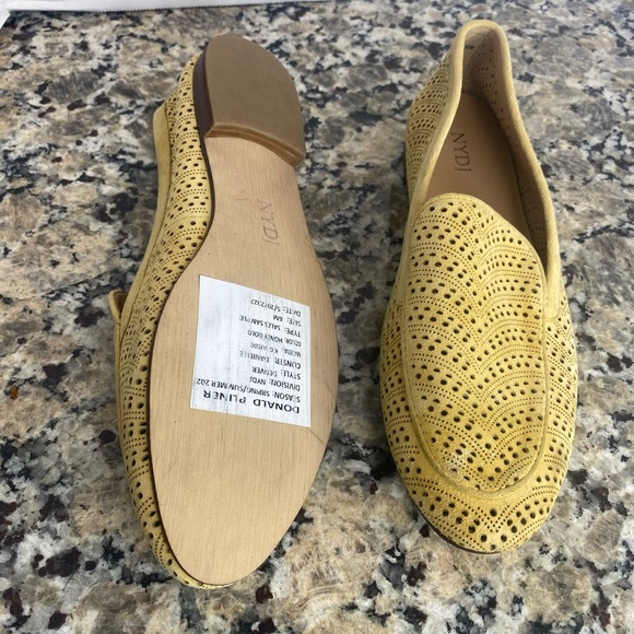 New Sample Shoe  NYDJ - Suede Perforated Loafers - Denver Honey Gold 6 - Picture 11 of 13